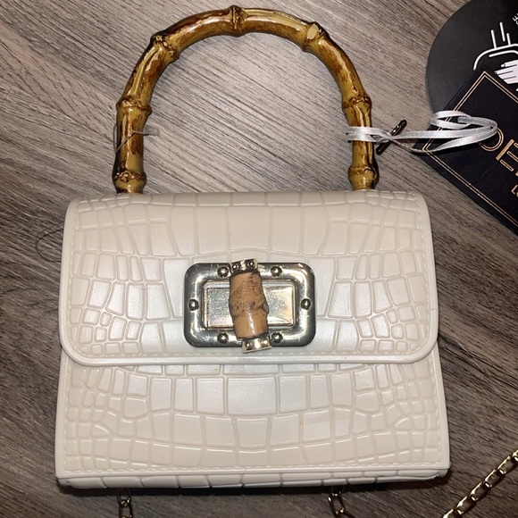 Tiny plastic and metal, bamboo purse with removable gold chain strap NWT - Picture 2 of 12